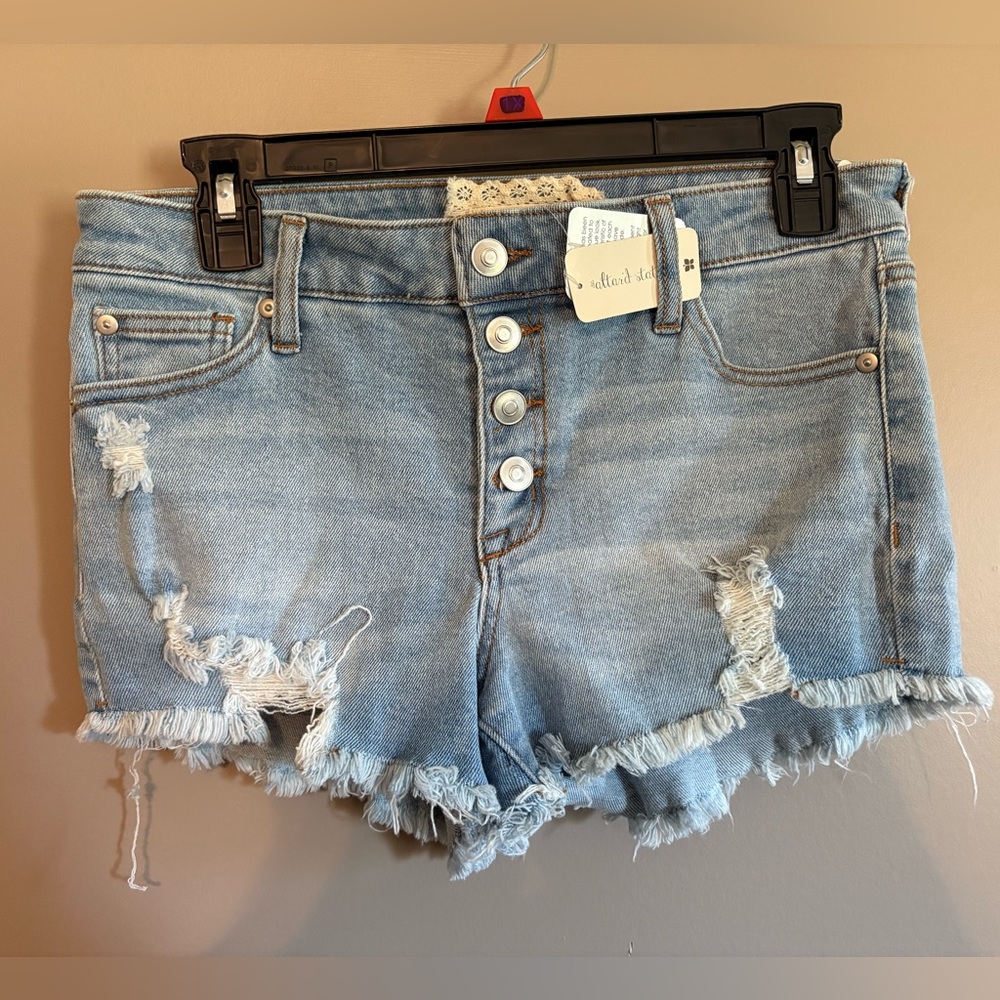 NWT altar’d state Light Wash Denim Shorts size 27/5